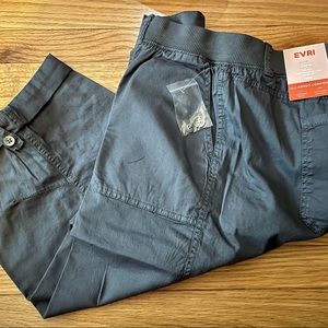 18W Plus Women’s Capri in Pewter Gray NWT